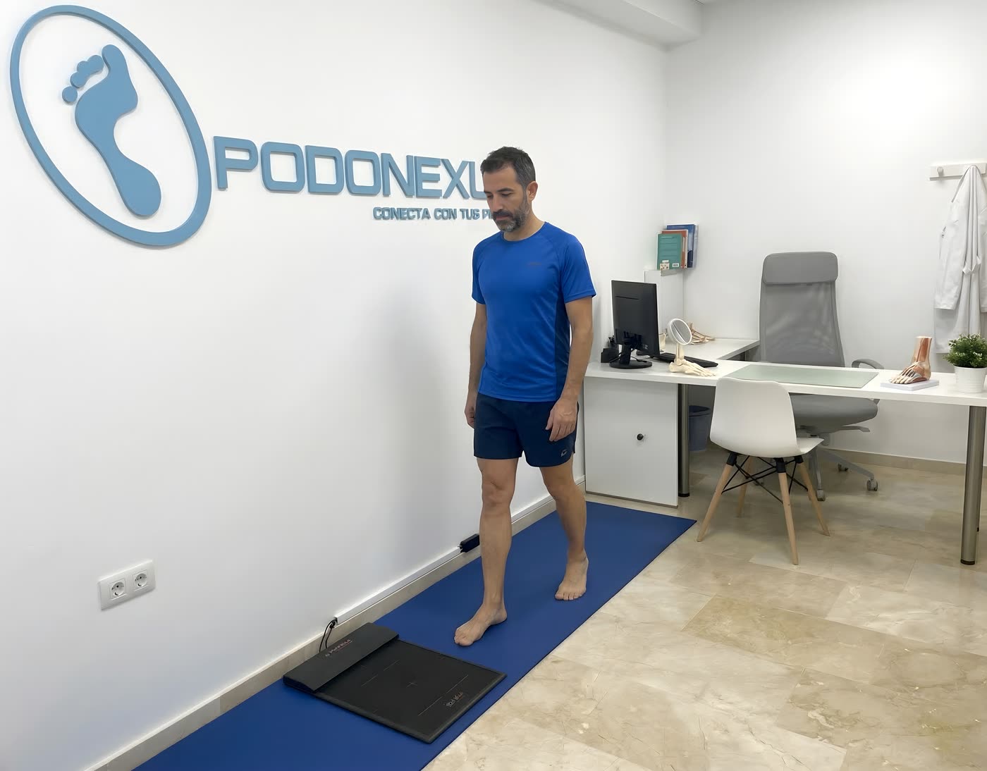 Análisis biomecánico de la marcha en adulto — corredor digitalizado Podonexus en Avanza Salud La Laguna Tenerife