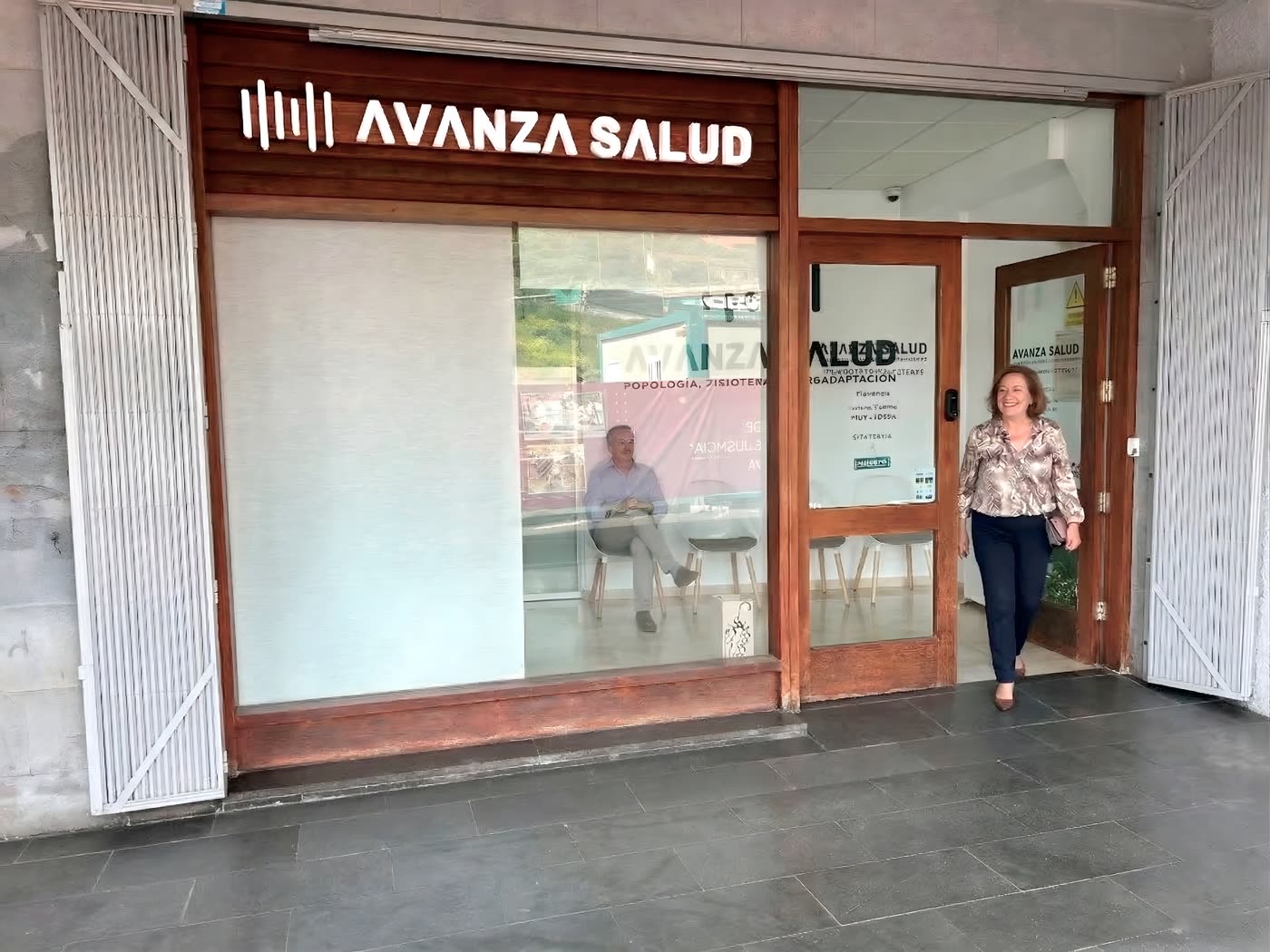 Entrada exterior de la clínica Avanza Salud en La Laguna Tenerife